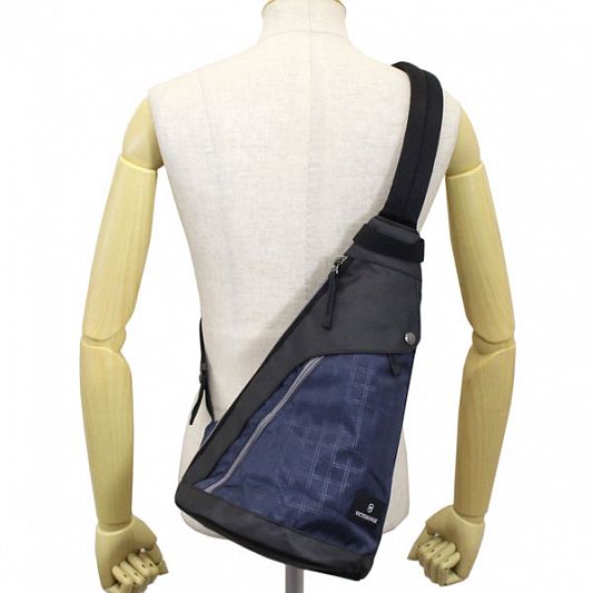 Рюкзак с одной лямкой через плечо VICTORINOX Monosling 601438 синий