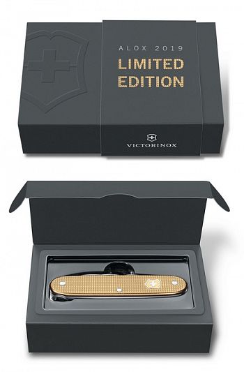 Нож складной VICTORINOX 0.8201.L19 Pioneer Alox Limited Edition 2019 золотистый