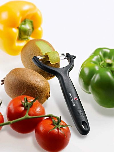 Нож для чистки овощей VICTORINOX 7.6079 черный