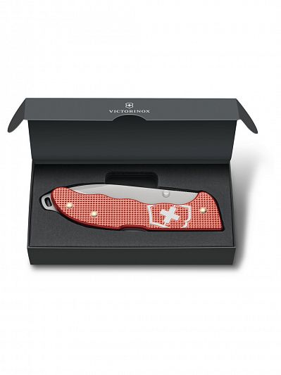 Коллекционный нож VICTORINOX Evoke Alox LE 2025 130 мм, 4 функции, Stone Red 0.9415.L25