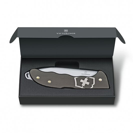 Коллекционный нож VICTORINOX Hunter Pro Alox LE 2022 130 мм, 4 функции, серый 0.9415.L22