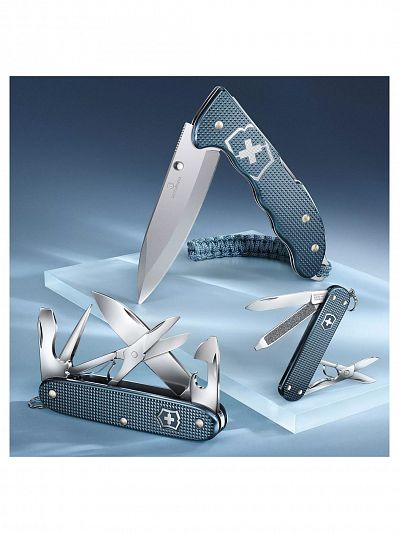 Коллекционный нож VICTORINOX Pioneer X Alox LE 2026, 93 мм, Glacial Blue 0.8231.L26